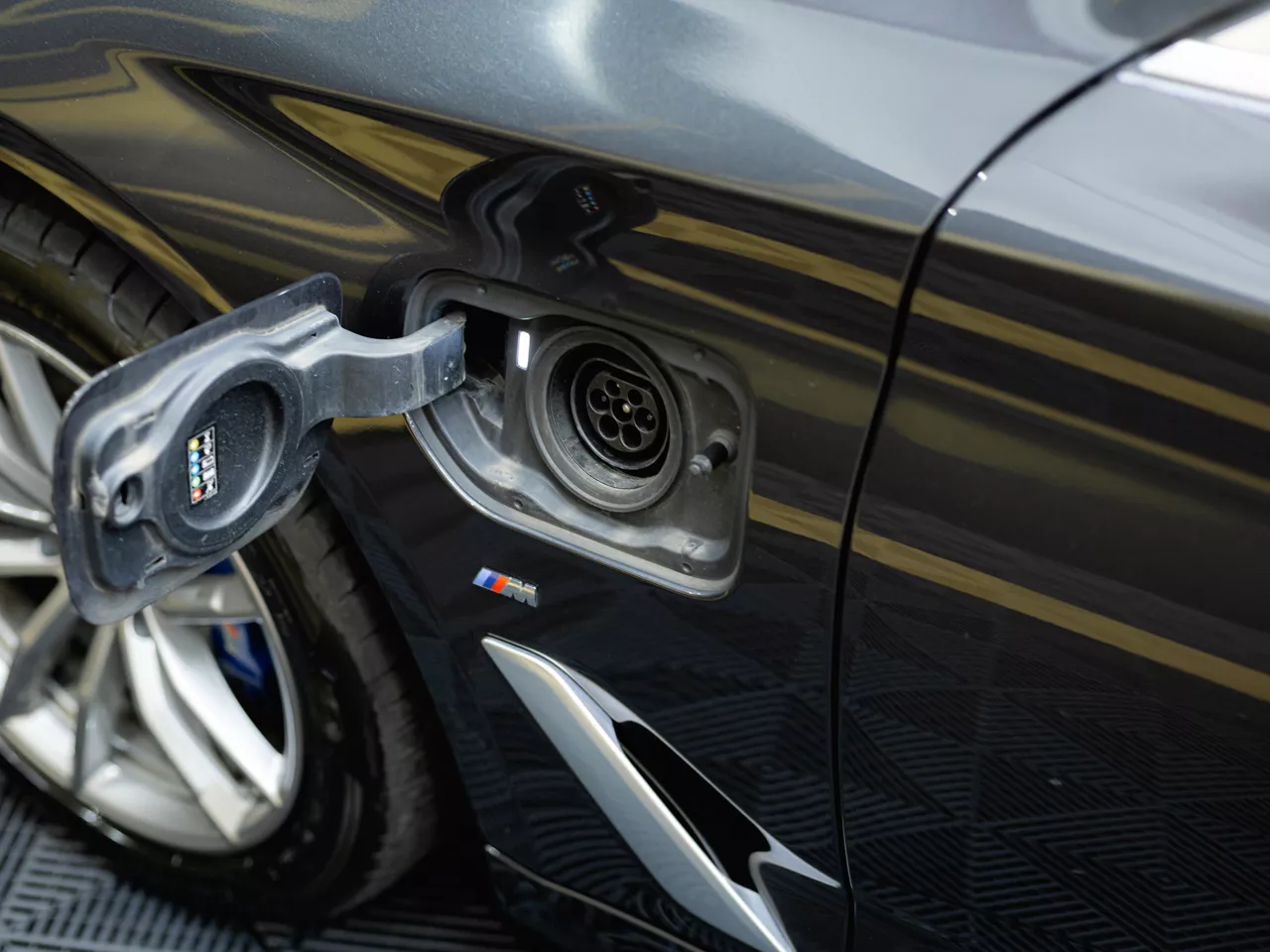 BMW 530 e HIBRIDO PLUG-IN